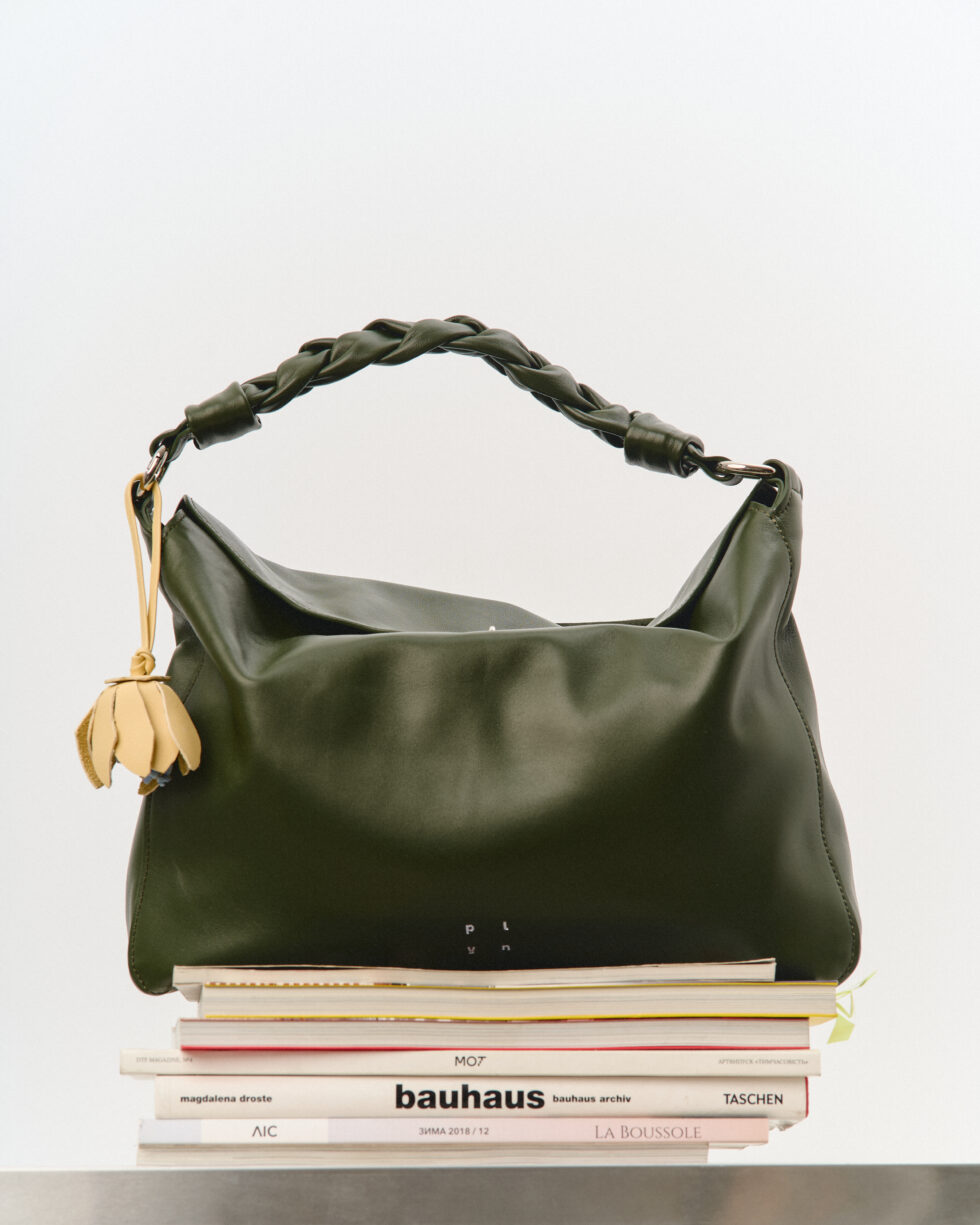 сумка хобо хакі з квіткою-підвісом